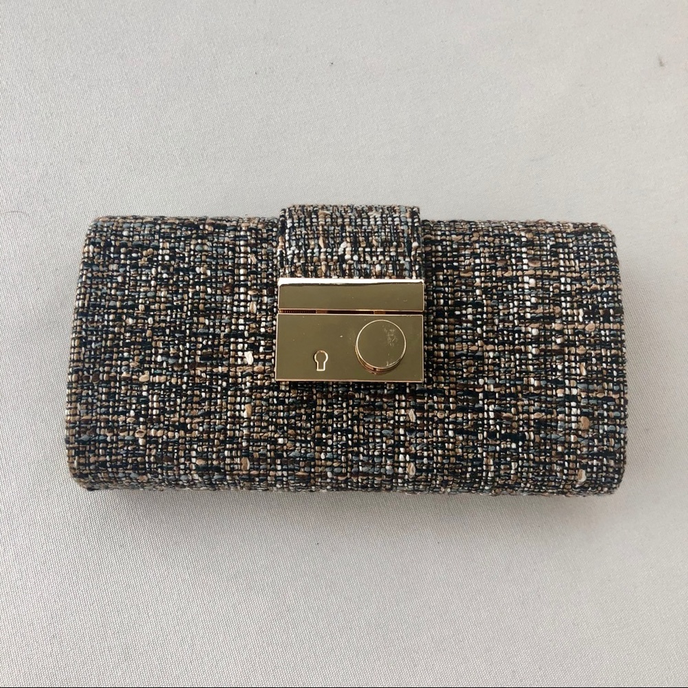 NWOT Clutch with Detachable Chain